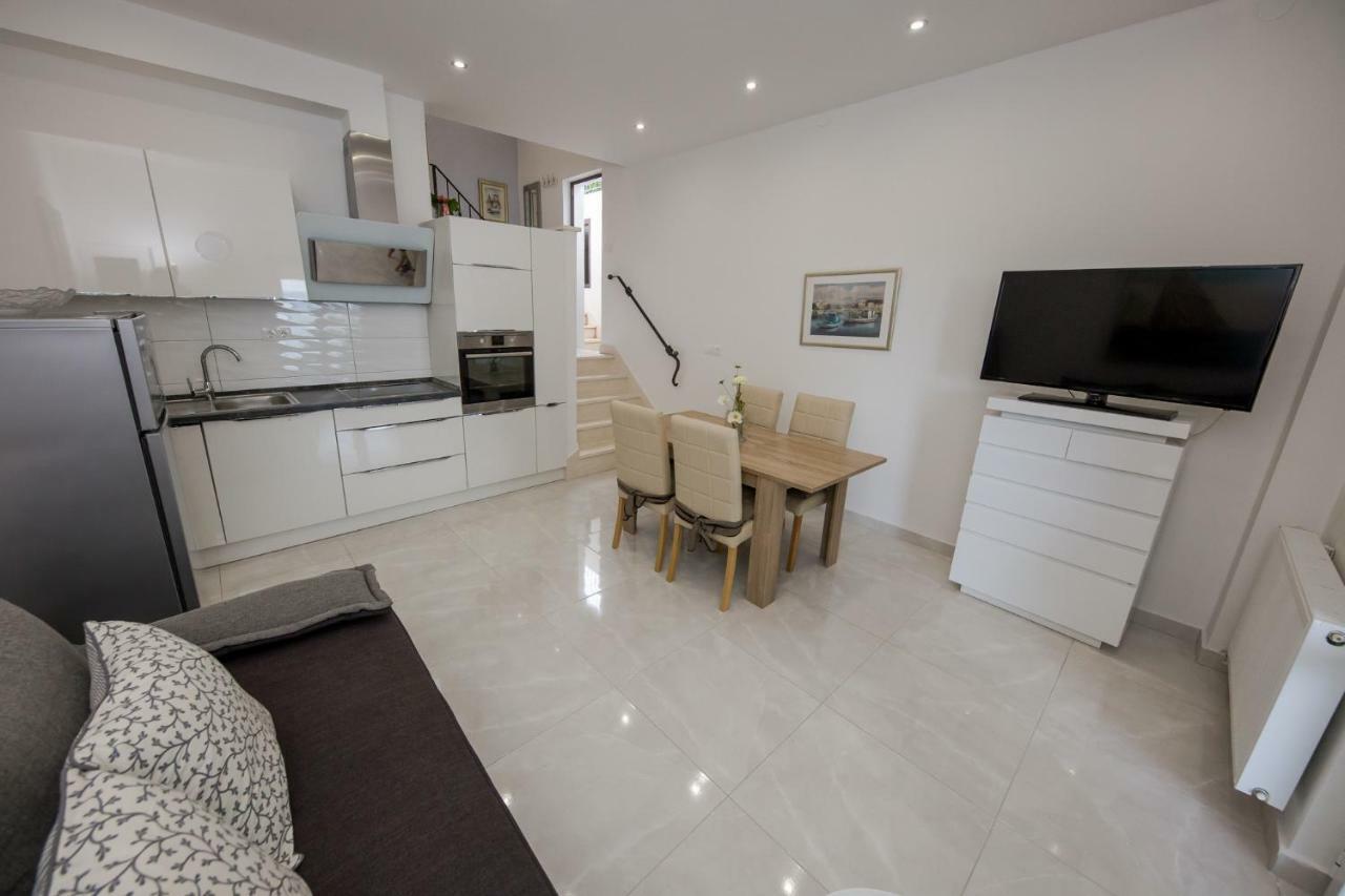 Apartments Mateo Trogir Ngoại thất bức ảnh